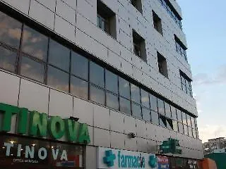 鲁耶维爵士酒店 2*