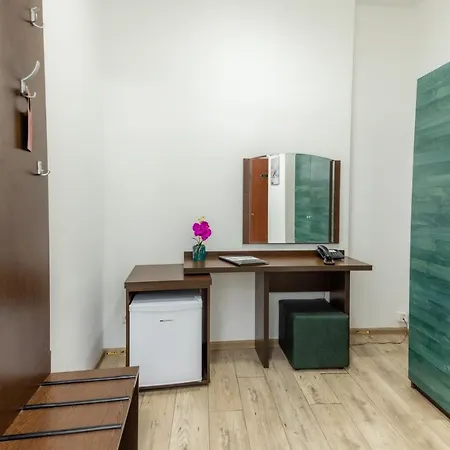 Sir Lujerului 2* Boekarest