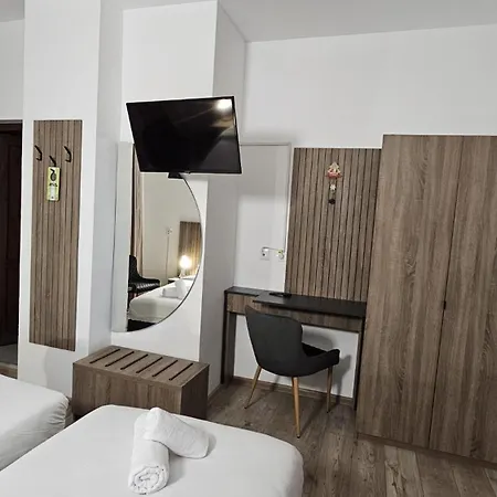 Sir Lujerului Готель