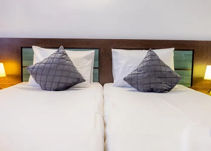 Готель Sir Lujerului