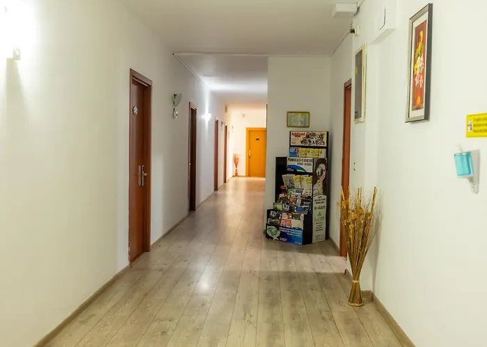 Sir Lujerului Готель Бухарест