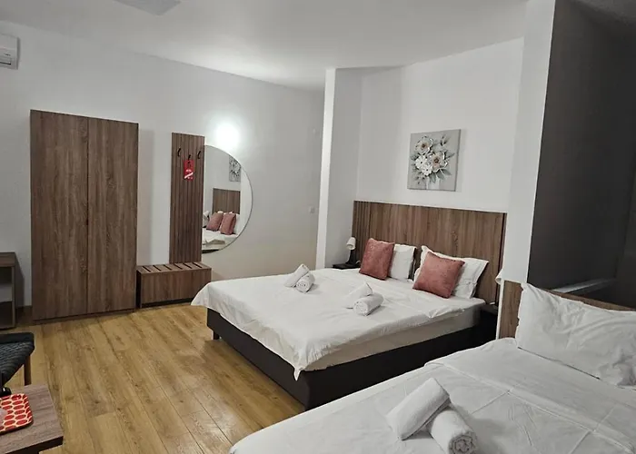 Sir Lujerului ブカレスト