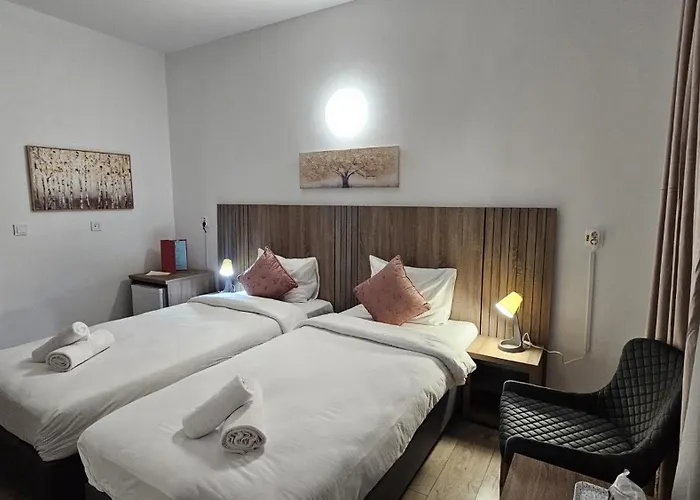 Sir Lujerului 2* ブカレスト