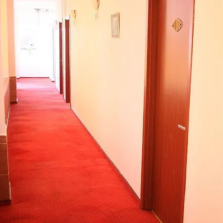 Sir Lujerului Hotel 2*