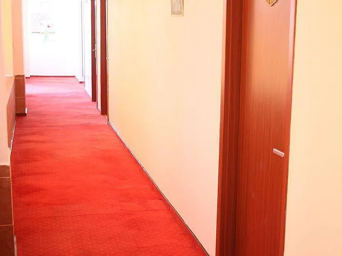 Sir Lujerului Hotel 2*